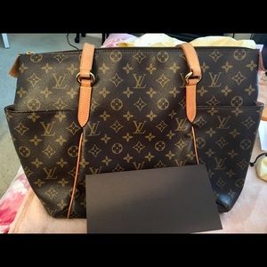 Authentic Louis Vuitton Monogram Totally MM
